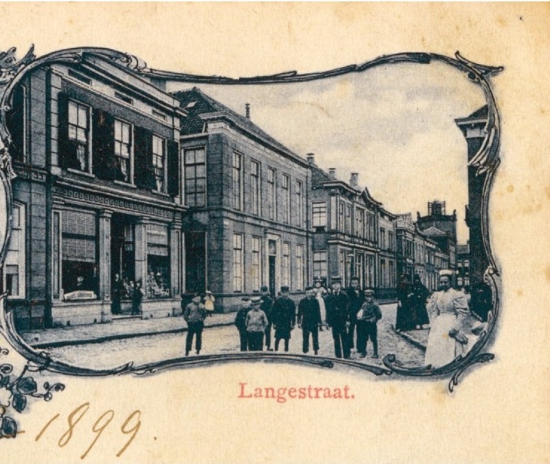 Langestraat 56 vanaf Markt 1899.jpg