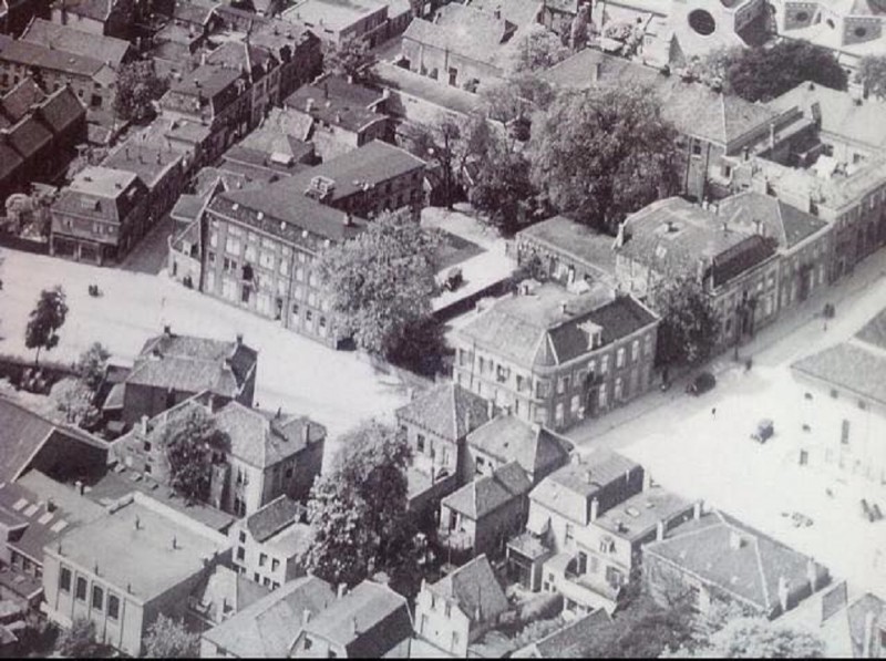 Langestraat 37 Janninkhuis het huis rechts daarnaast is het latere Janninkhuis en dat staat er nog..jpg