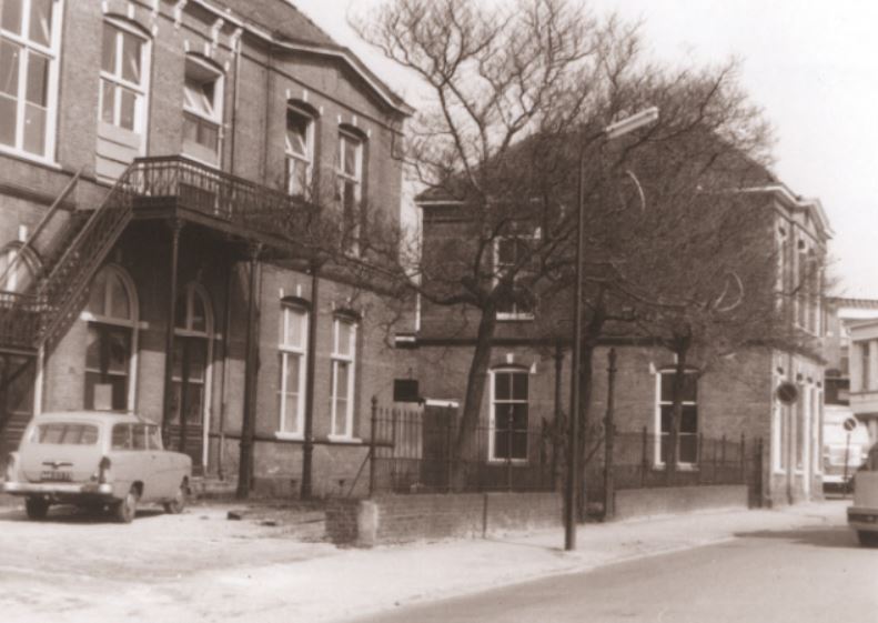 Brinkstraat 2 hoek Veenstraat.JPG