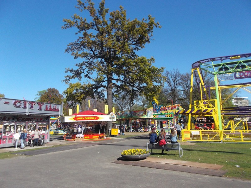 Volkspark Paaskermis 2014.JPG