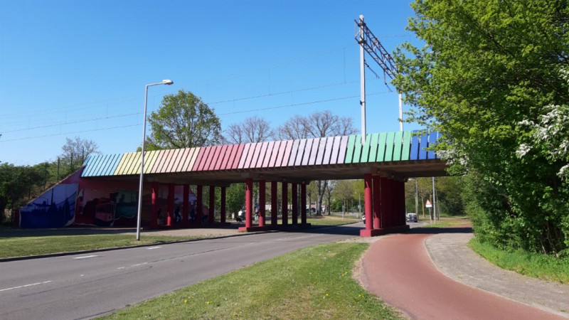 Twekkelertunnel regenboogkleuren.jpg