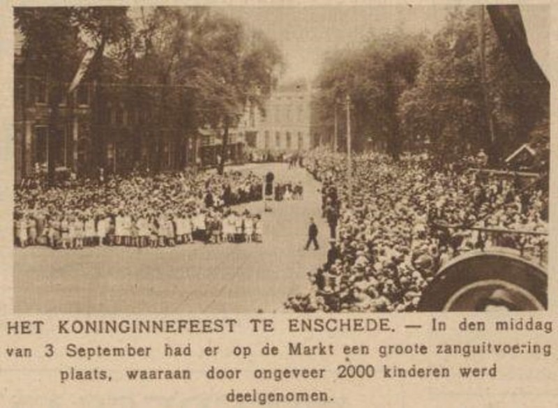 Markt Koninginnedag krantenfoto 3-9-1927.jpg