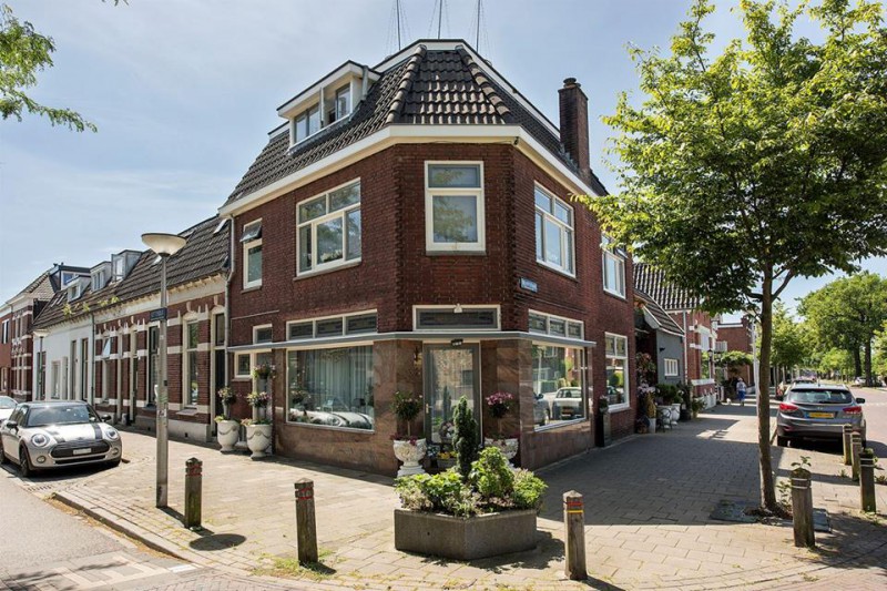 Kottendijk 119 hoek Walhofstraat groenteboer Lobbes vroeger pand kruidenier B.W. Lans.jpg