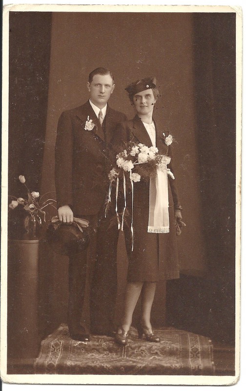 Huwelijk Hennie Brugge 28 april 1940 (3).jpg
