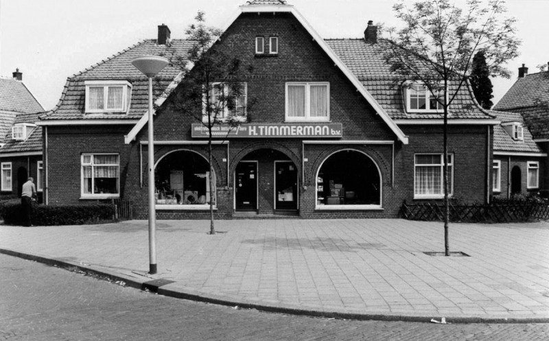 Pathmosstraat hoek Willem de Clerqstraat winkel Electro Technisch Installatie Buro H. Timmerman B.V..jpg