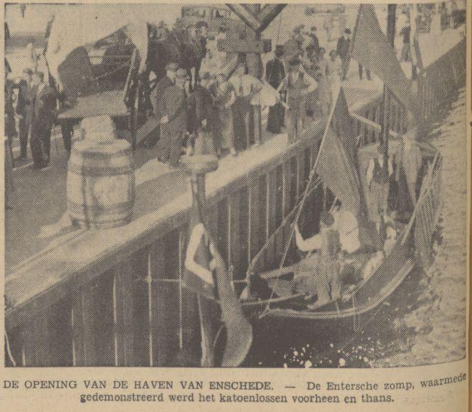 Haven van Enschede opening met Enterse zomp. krantenfoto Tubantia 27-8-1936.jpg