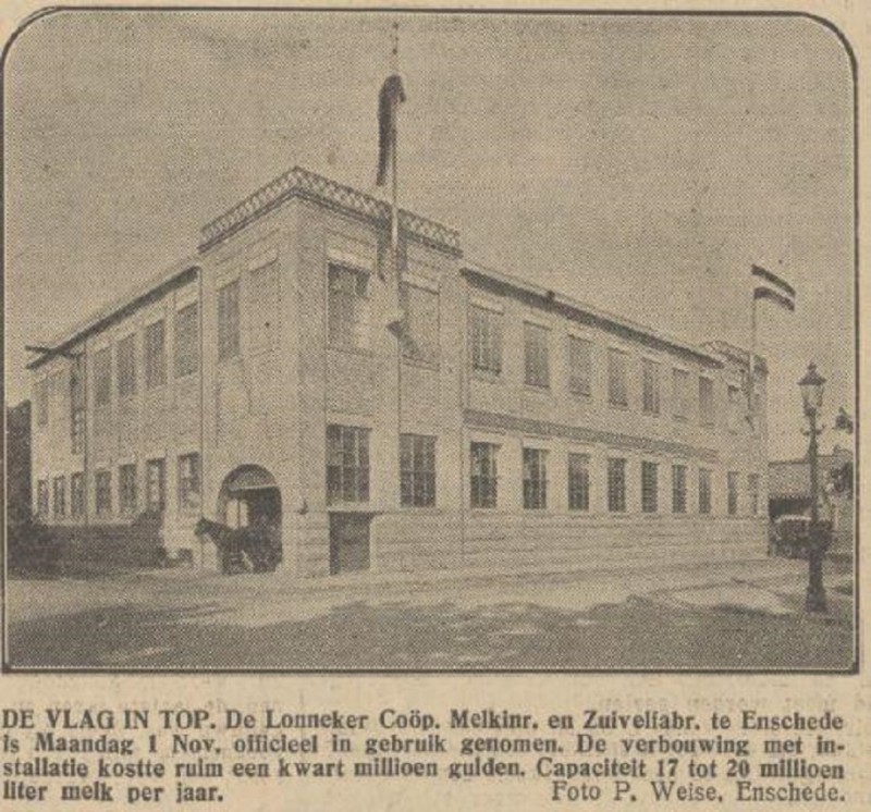 Lonneker Coöp. Melkinr. en Zuivelfabriek krantenfoto 5-11-1926.jpg