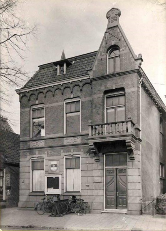 Hengelosestraat 52-54 Gemeentehuis van Lonneker 1929..jpg