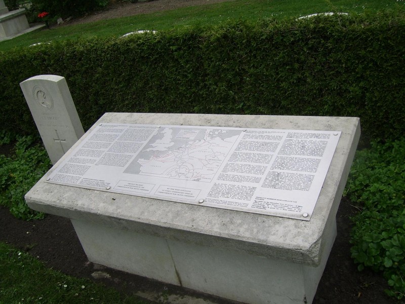 oorlogsgraven Oosterbegraafplaats Noord Esmarkerrondweg(6).jpg