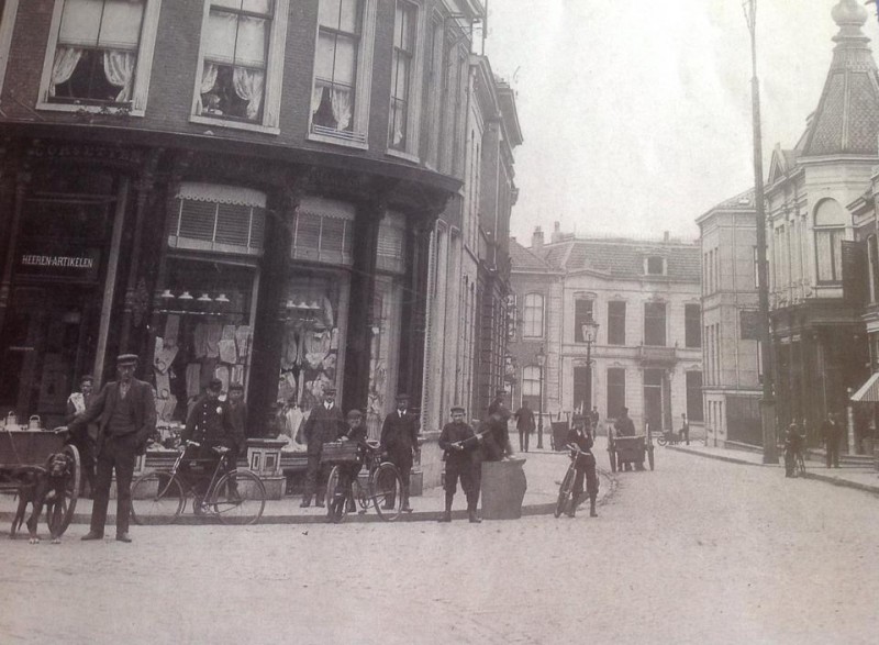 Markt 7 hoek Marktstraat links winkel van Maseland.jpg