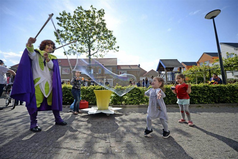 Wijk Tattersall in Enschede is na grote renovatie weer van de bewoners.jpg