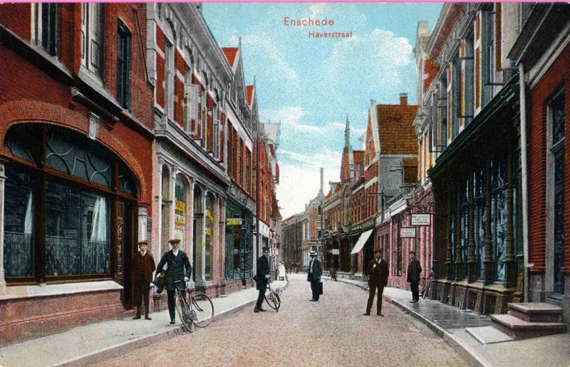 Haverstraat 8-26 rechts richting markt 1900.jpg