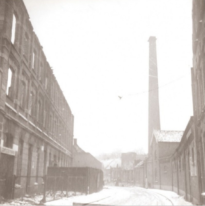 Zuiderhagen 93 getroffen fabriek van Menko1-3-1944.jpg