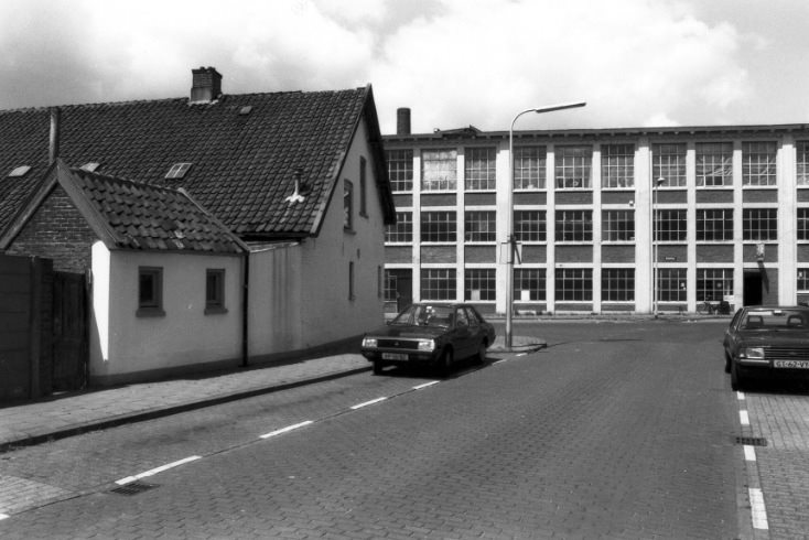 Schurinkdwarsweg hoek Roomweg fabriek Menko.jpg