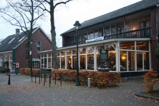 Dorpsstraat 149 Lonneker Hotel restaurant Savenije.jpg