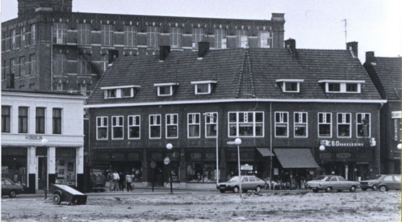 Oldenzaalsestraat hoek Van Lochemstraat 2 EBO vakkleding 1979.jpg