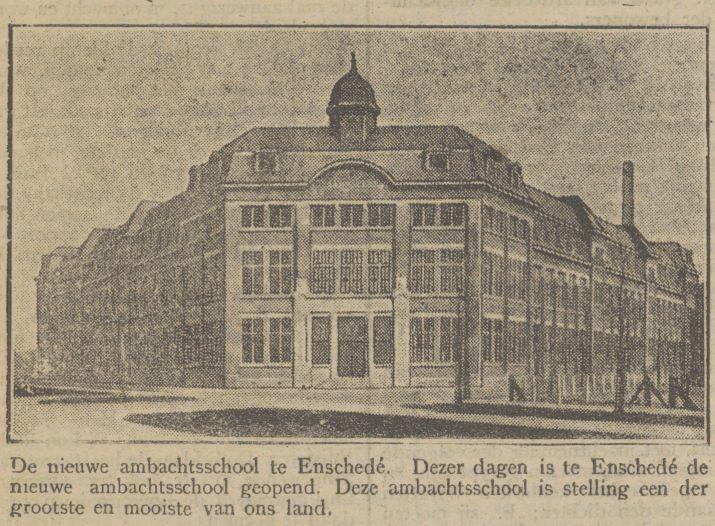 Ambachtsschool geopend krantenfoto 4-5-1923.jpg