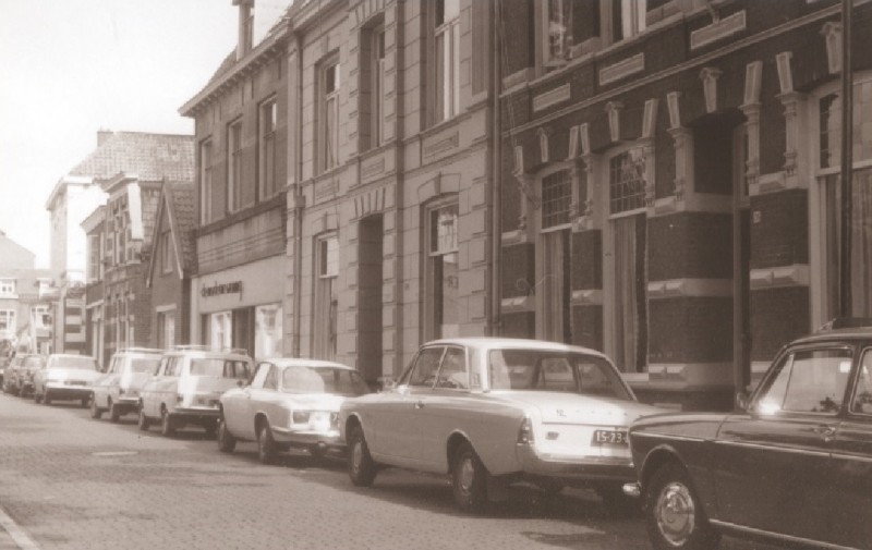 Noorderhagen 36-40  o.a. winkel De Moderne Woning. 1967.jpg