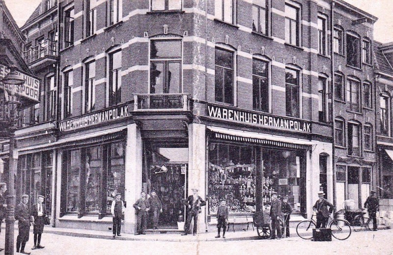 Langestraat hoek Haverstraat warenhuis Herman Polak 1907.jpg