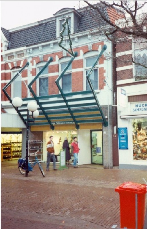 Korte Hengelosestraat 14 Schoenenwinkel met bovenwoning. Vroeger winkel Sachse.jpg