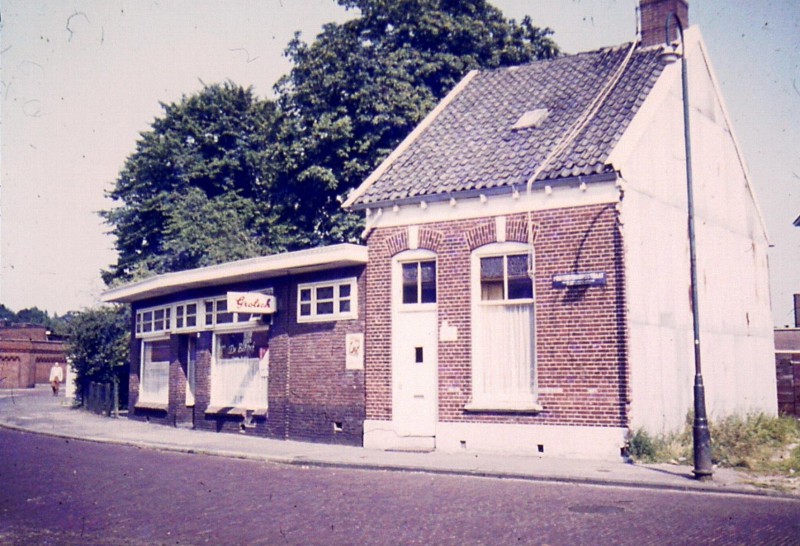Tweede Bothofdwarsstraat Café De Bothof ook wel genoemd café Harmsen.(2).jpg