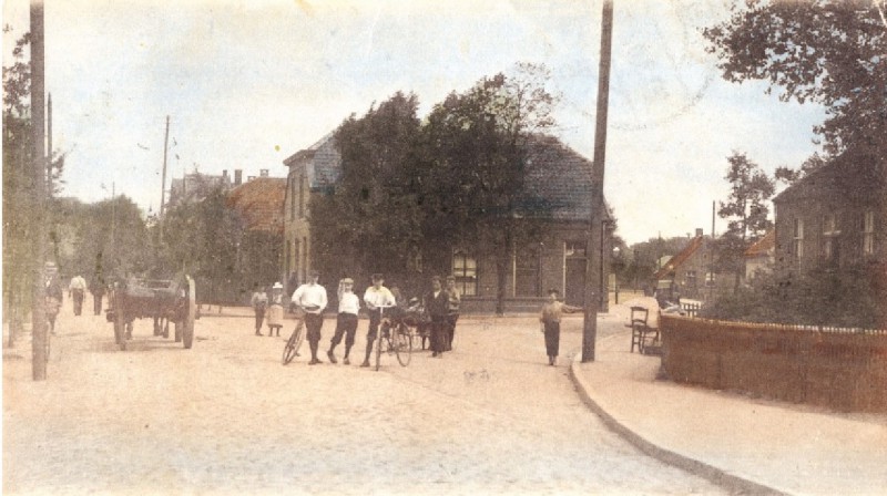 Oldenzaalsestraat 132 rechts T.h.v. Minkmaatstraat in noordelijke richting 1904.jpg
