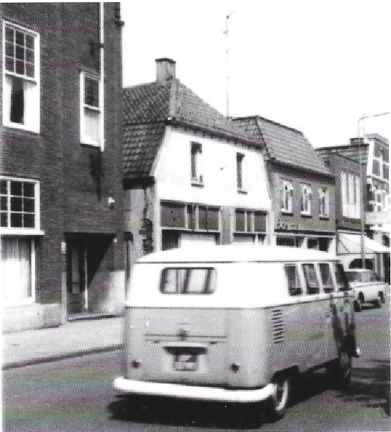 Deurningerstraat 31 naast Avion pand Weener vroeger locatie winkel G.J. Seinhorst.jpg