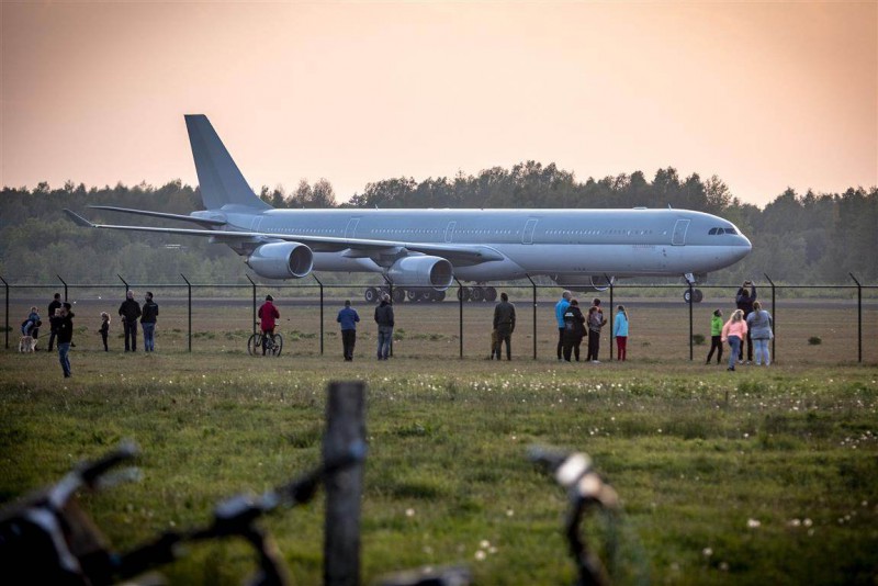 Overlast voor buren AELS houdt landingen sloopvliegtuigen geheim.jpg