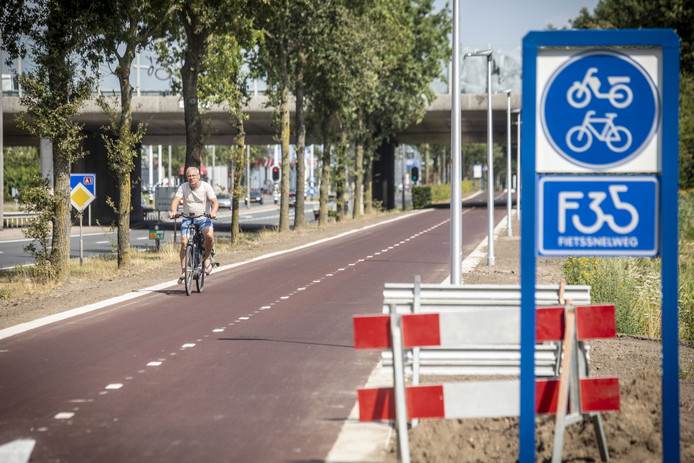 Fietssnelweg tussen Enschede en Oldenzaal gebruiken Dat kan pas over jaren.jpg