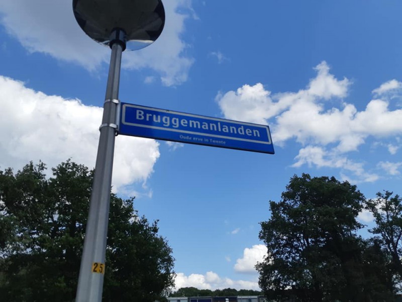 Bruggemanlanden straatnaambord.jpg