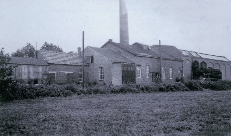 Arendsweg Turfstrooiselfabriek bij station Broekheurne.jpg