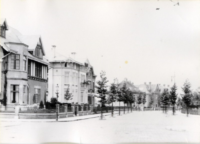 Rembrandtlaan 23-25 links Groote Schuur 1910.jpg