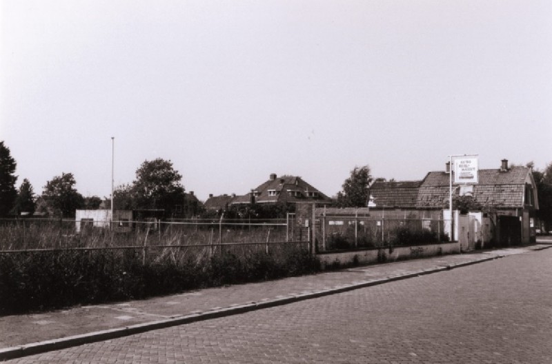 Emmastraat 263 richting Zwedeweg, terrein waar Autoruilmarkt heeft gezeten 5-6-1996.jpg