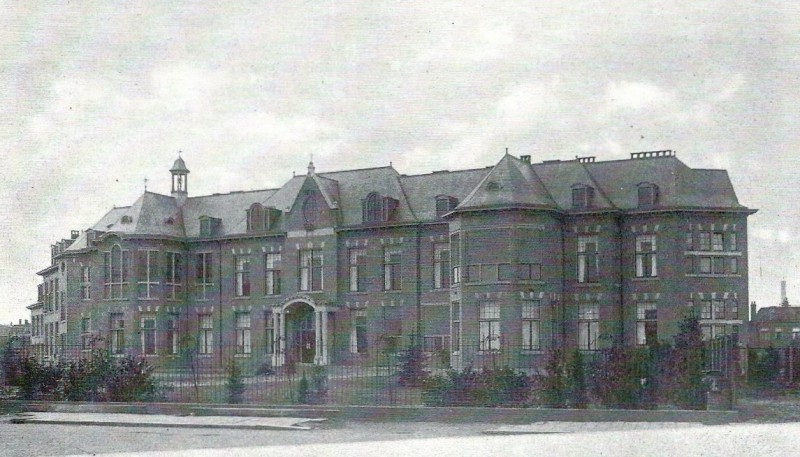 de Ruyterplein Sint Jozefziekenhuis 1914.jpg