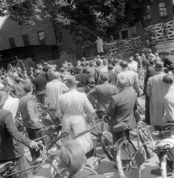 van Heekplein Windbrugplein staking Vredestein 1952.jpg
