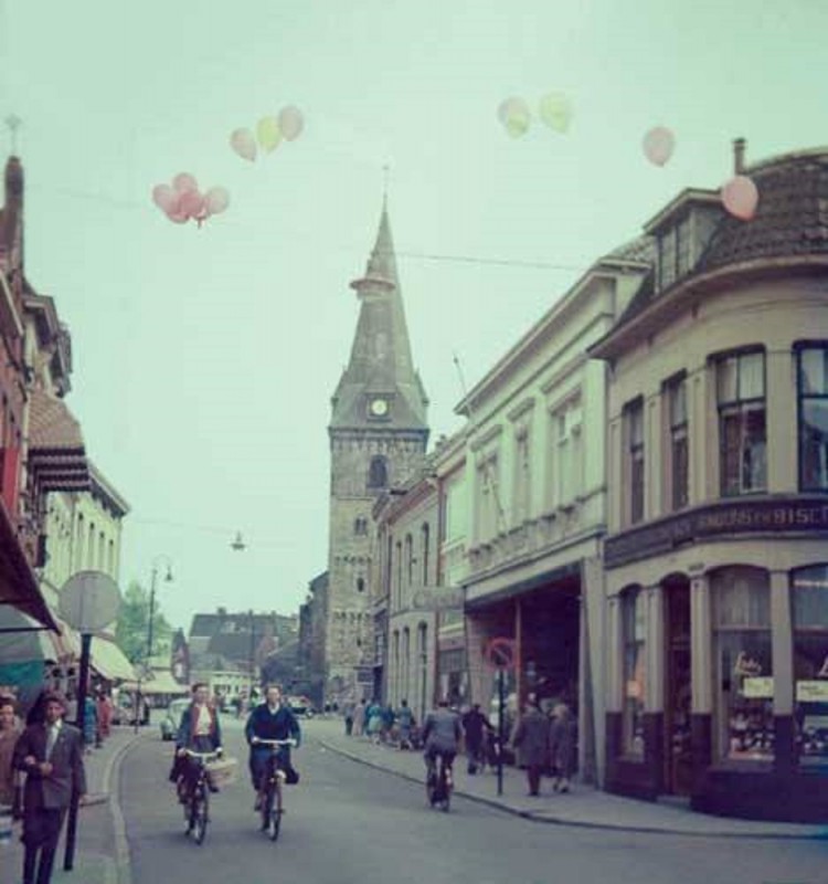 Marktstraat 9 hoek Walstraat Lido chocolaterie.jpg