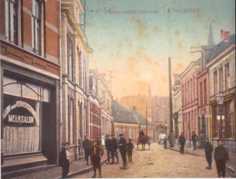 Oldenzaalsestraat 24 salon voor ververschingen melksalon 1915.jpg