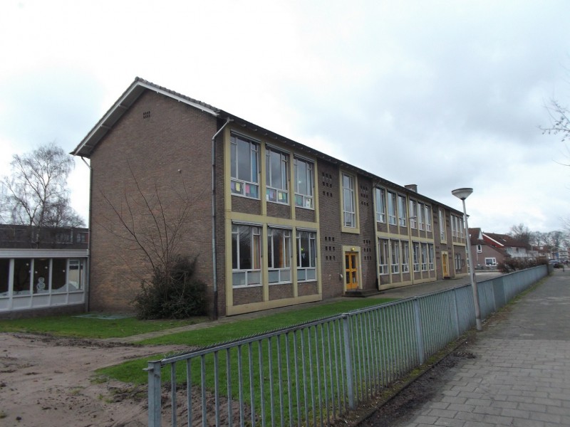 Jan van Goyenstraat achterkant De Triangel school vroeger Titus Brandsmaschool voorkant is Jan Vermeerstraat.JPG