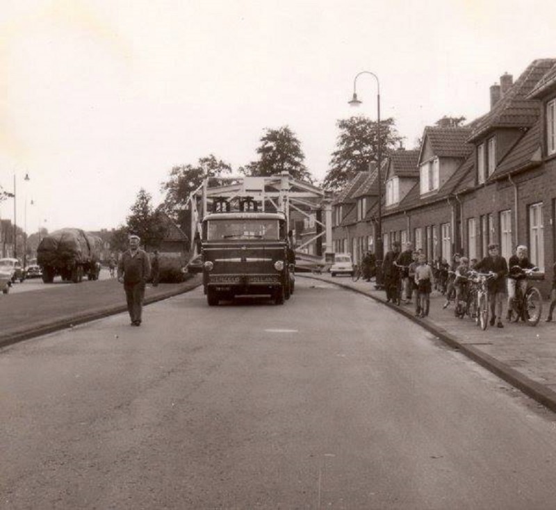 Pathmossingel transport Van Wezel.jpg