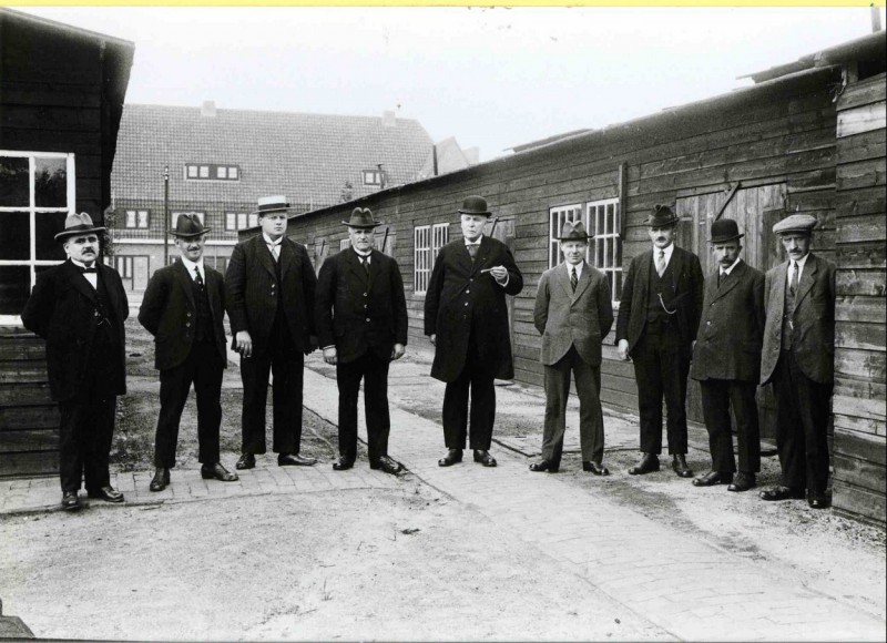 Deurningerstraat  vluchtelingenkamp Commmissie slotvergadering vluchtoord voor Nederlanders 15-6-1923.jpg