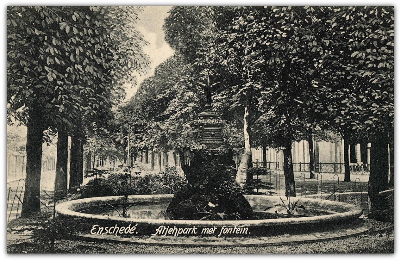 Parkweg Atjehpark [ 1920 ].jpg