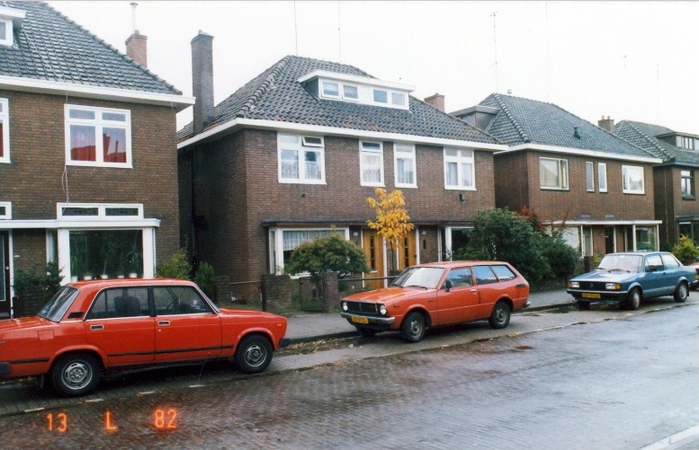 Dahliastraat 109-113 woningen 1977.jpg