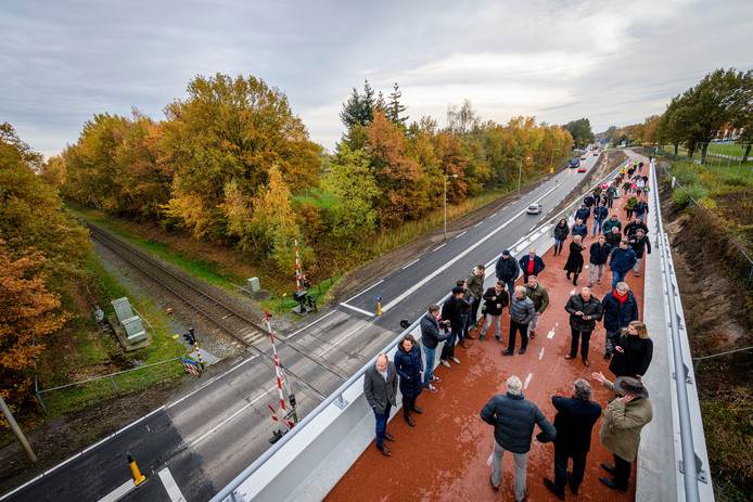 Enschede heeft nieuwe fietsbrug van 2,5 miljoen euro.jpg