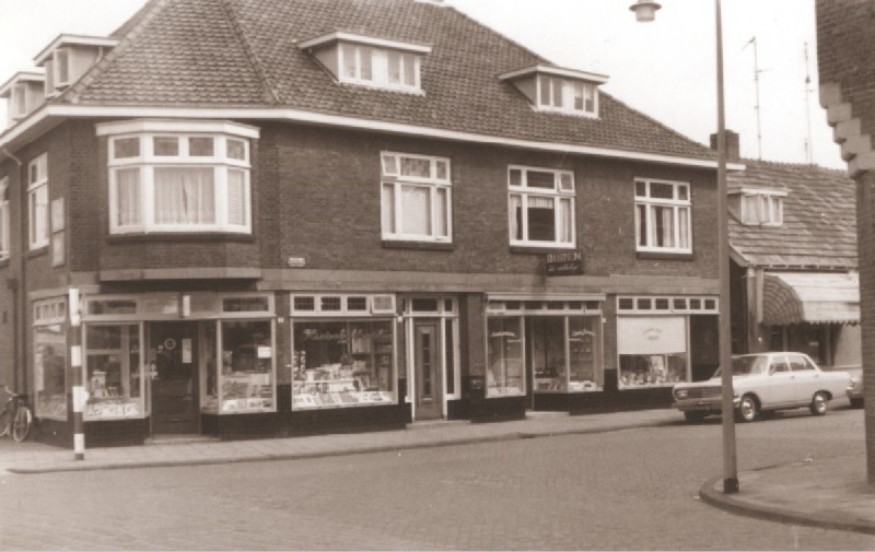 Zwedeweg 3-5 kantoorboekhandel Hopp klokkenwinkel Jagtenberg1967.jpg