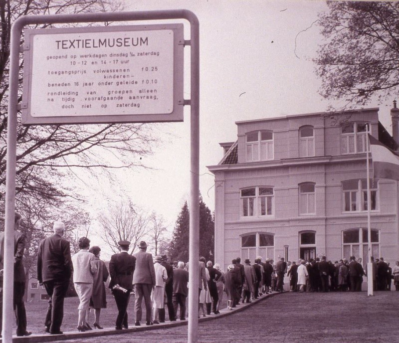 Espoortstraat vroeger Gronausestraat 136 villa Blijdenstein later Textielmuseum nu Villa De Bank.jpg