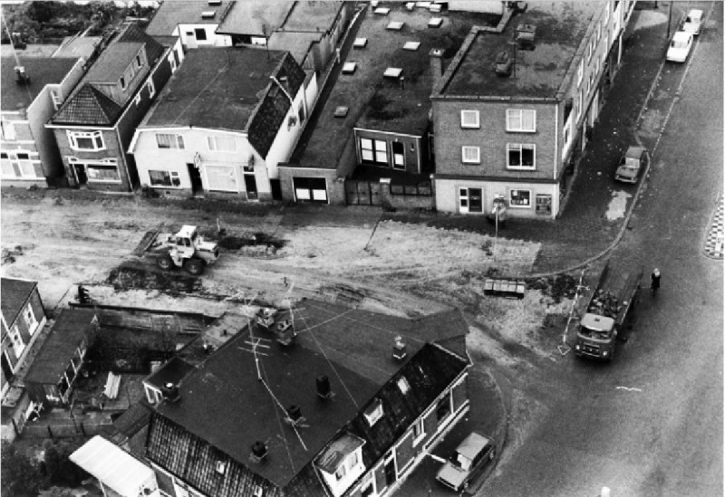 Hoogstraat 6 Overzicht van de kruising Heutinkstraat met de Hoogstraat. Gezien vanaf het Aegonfla.jpg