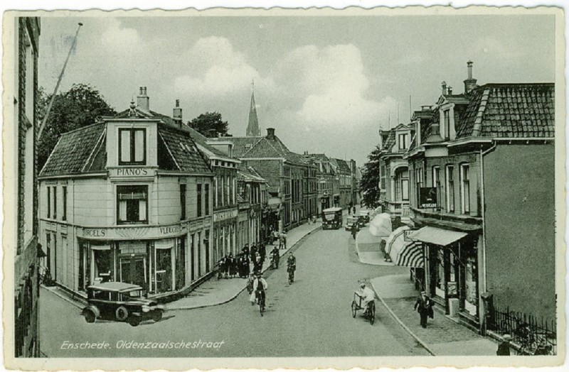 Oldenzaalsestraat 23 hoek Noorderhagen Broeksma piano's 1934.jpg