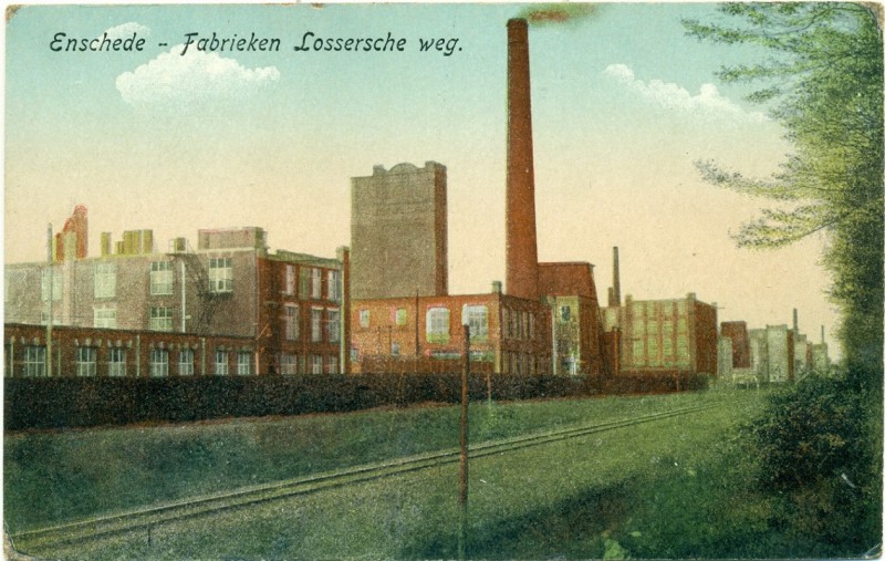 Losserse Weg later Oosterstraat fabrieken van Heek en Co aan Hoge Bothofstraat.jpg