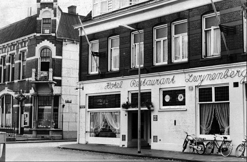 Molenstraat 22 Hotel Restaurant Zwijnenberg op de hoek met de Kloosterstraat.jpg