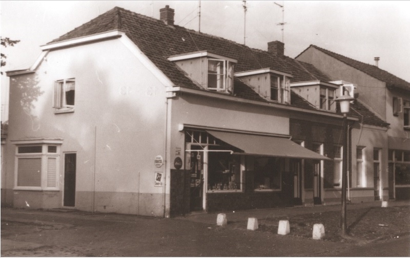 Oosterstraat 131 woningen en winkel.jpg